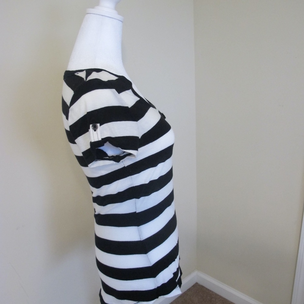 Express Women's casual Short Sleeve Shirt Top Size Small black white EUC - Picture 2 of 7